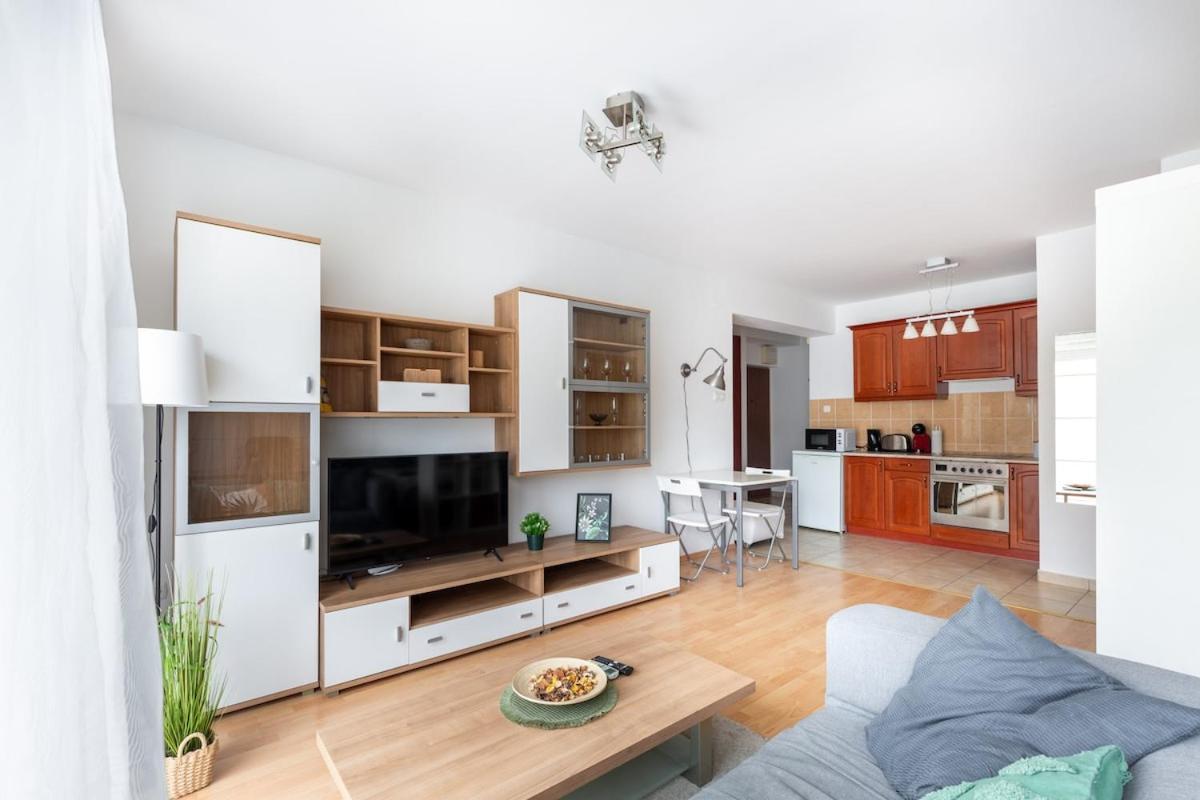Apartment Er14 Erkel Utca 14 A - Lovely With Terrace *